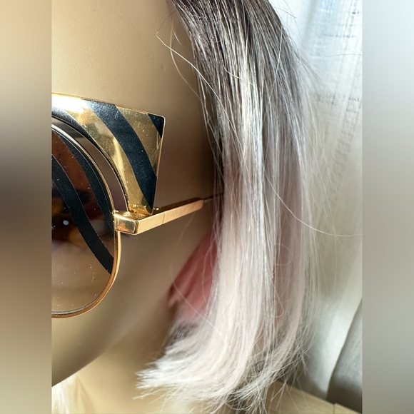 Fendi Stylish Gold Sunglasses case included - Picture 8 of 9